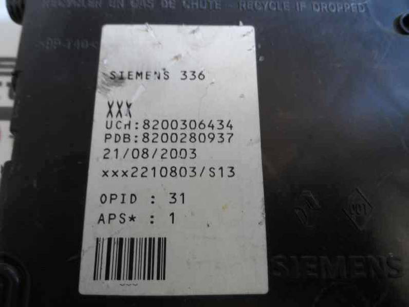 CAJA RELES FUSIBLES RENAULT MEGANE II BERLINA 3P 2003 1.9 DCI D (120 CV)