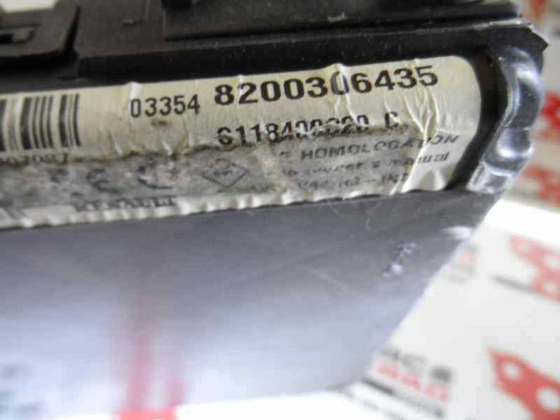 CAJA RELES FUSIBLES RENAULT MEGANE II FAMILIAR 2004 1.9 DCI D (120 CV)