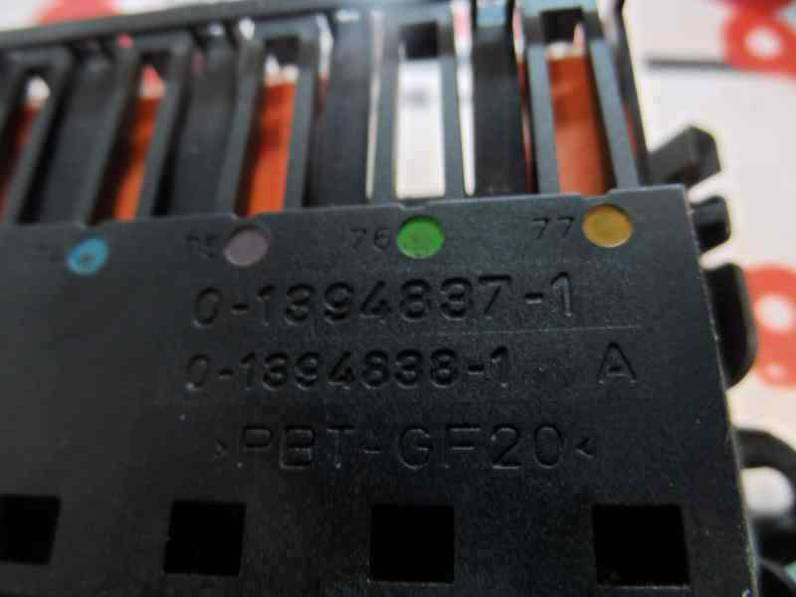 CAJA RELES FUSIBLES MERCEDES CLASE E BERLINA 2003 MOTOR 2.2 LTR. - 105 KW CDI (143 CV)