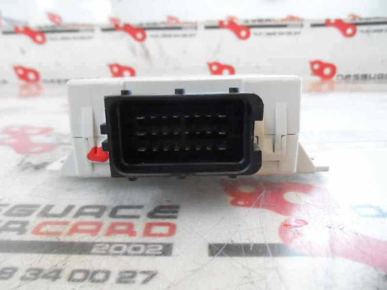 CAJA RELES FUSIBLES TOYOTA AVENSIS BERLINA 2003 2.0 TURBODIESEL (116 CV)