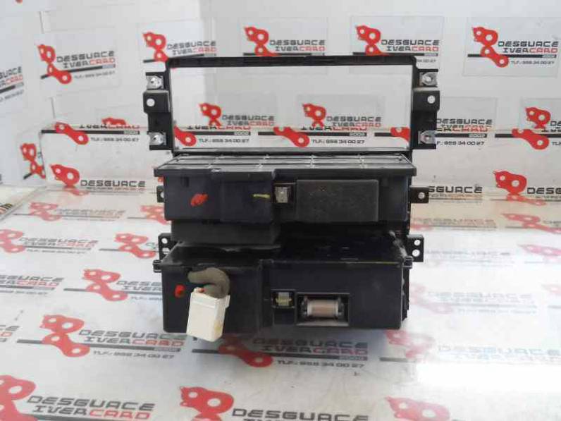 CENICERO KIA SORENTO 2003 2.5 CRDI (140 CV)