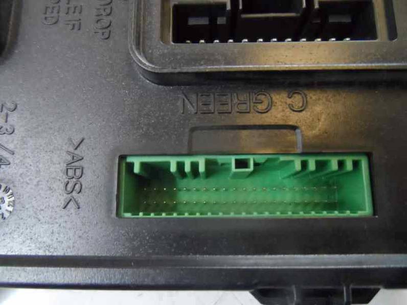 CAJA RELES FUSIBLES RENAULT MEGANE III BERLINA 5 P 2008 1.5 DCI D (86 CV)