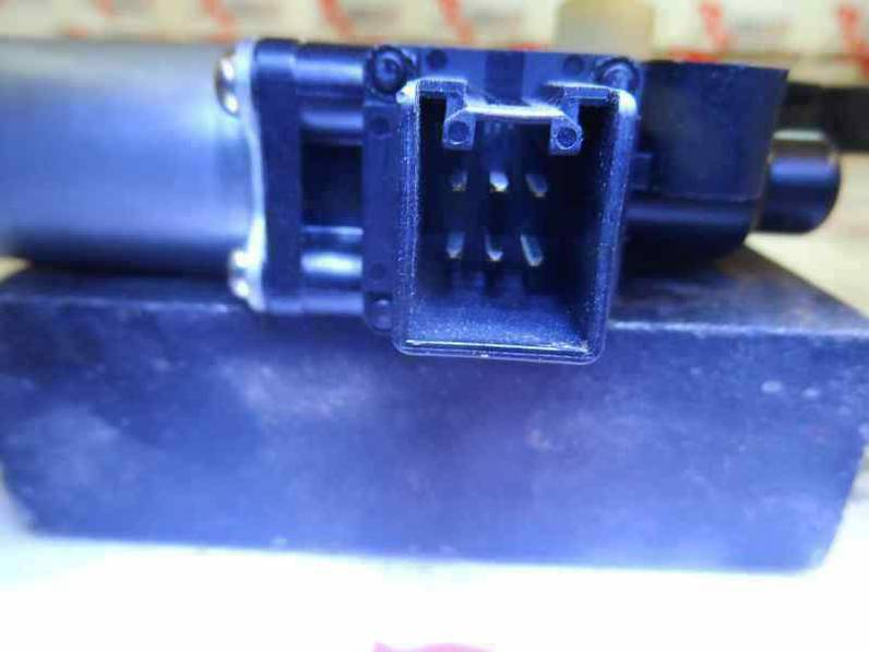 MOTOR ELEVALUNAS DELANTERO IZQUIERDO MAZDA 2 BERLINA 2009 1.4 D