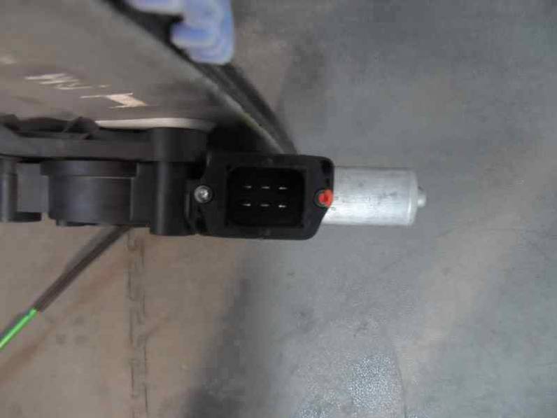 MOTOR ELEVALUNAS DELANTERO DERECHO OPEL CORSA D 2008 1.3 16V CDTI (75 CV)