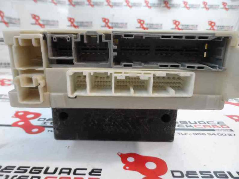CAJA RELES FUSIBLES TOYOTA LEXUS IS 200 2009