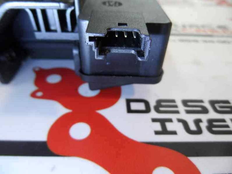 CERRADURA MALETERO PORTON BMW SERIE 3 BERLINA 2005 3.0 TURBODIESEL (231 CV)