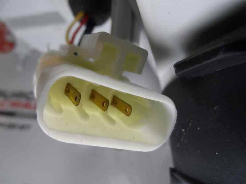 FARO DERECHO NISSAN PRIMERA BERL FAMILIAR 1989