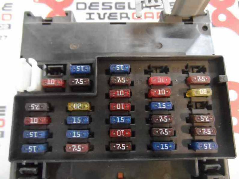 CAJA RELES FUSIBLES NISSAN PRIMERA BERLINA 1998 2.0 TURBODIESEL (90 CV)