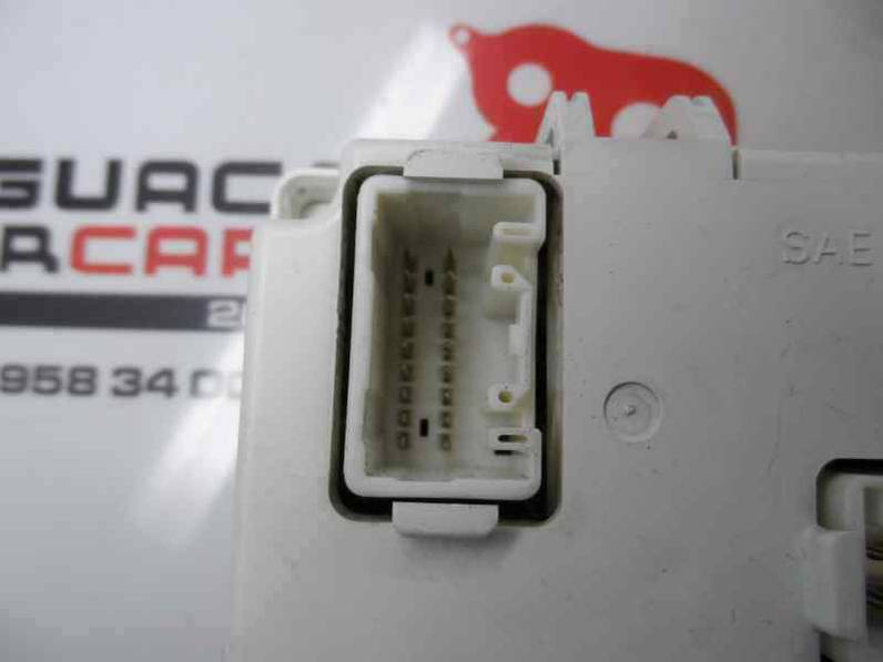 CAJA RELES FUSIBLES SUZUKI SWIFT BERLINA 2009 1.3 DDIS D (69 CV)