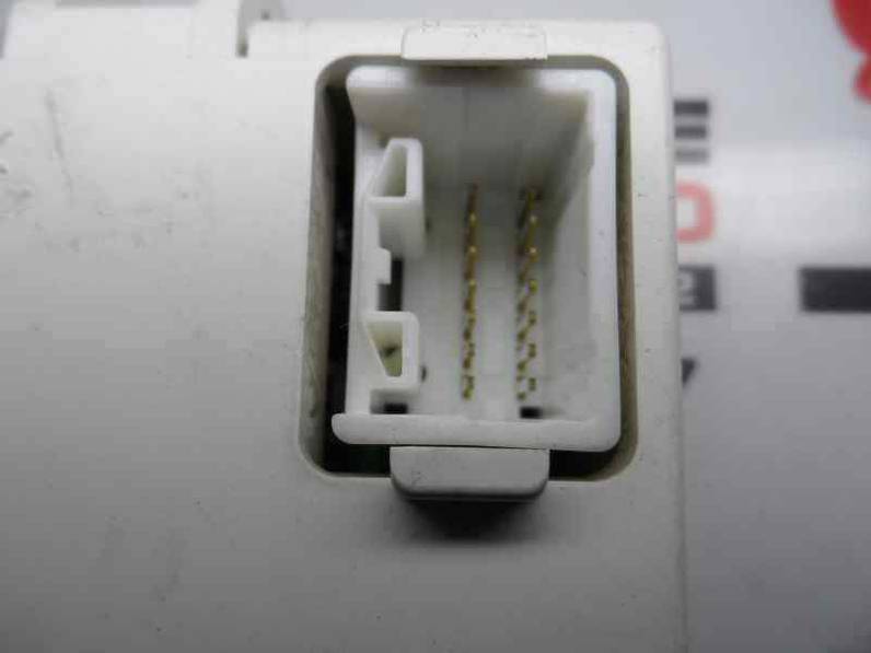 CAJA RELES FUSIBLES SUZUKI SWIFT BERLINA 2009 1.3 DDIS D (69 CV)