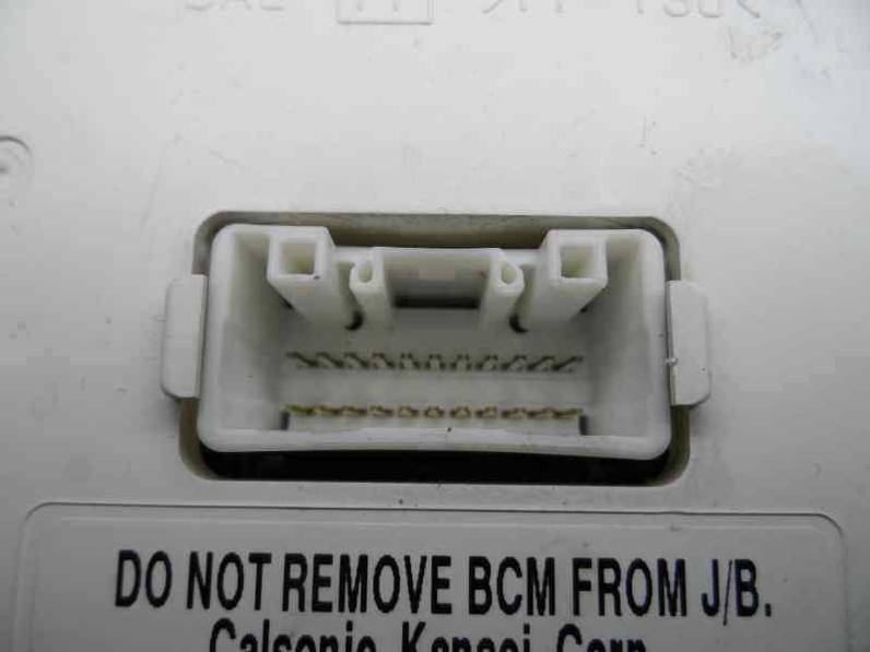 CAJA RELES FUSIBLES SUZUKI SWIFT BERLINA 2009 1.3 DDIS D (69 CV)