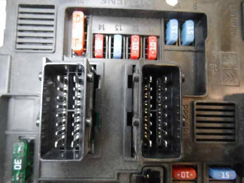 CAJA RELES FUSIBLES CITROEN XSARA PICASSO 2007 1.6 16V HDI (90 CV)