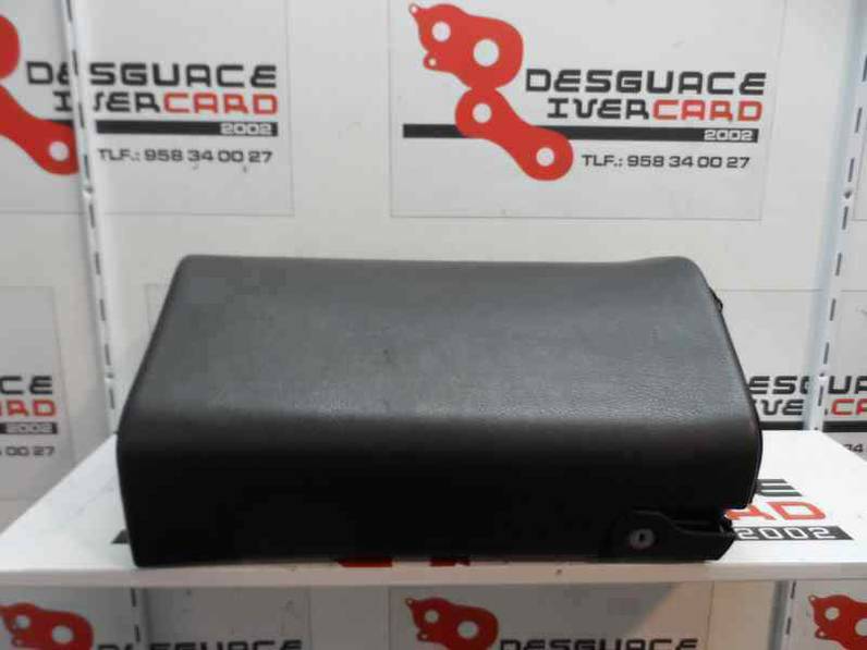 GUANTERA MERCEDES CLASE C BERLINA 2004 2.2 CDI (122 CV)