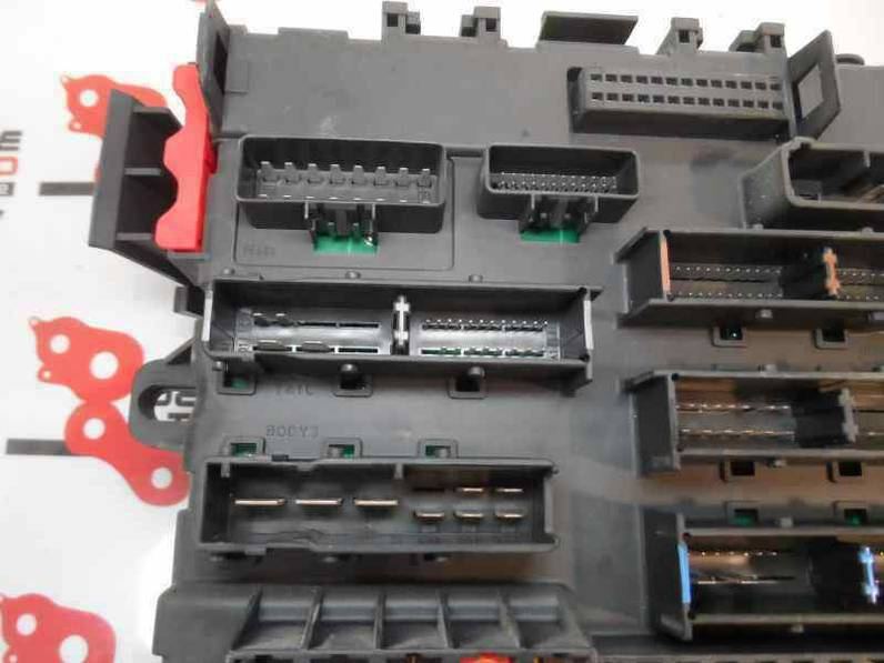 CAJA RELES FUSIBLES OPEL VECTRA B BERLINA 1995 2.2 16V (147 CV)