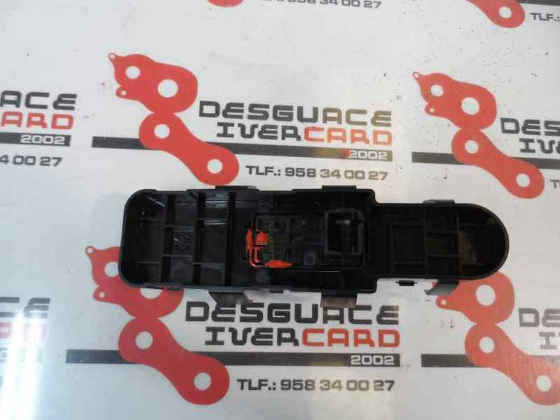 MANDO ELEVALUNAS DELANTERO DERECHO CITROEN C4 BERLINA 2007 1.6 16V (109 CV)