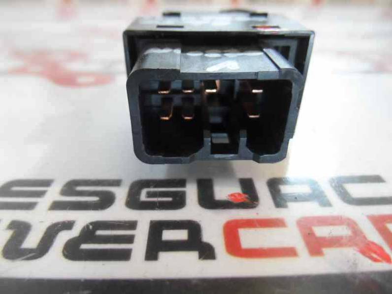 MANDO ELEVALUNAS TRASERO DERECHO KIA SPORTAGE 2005 2.0 TURBODIESEL (113 CV)