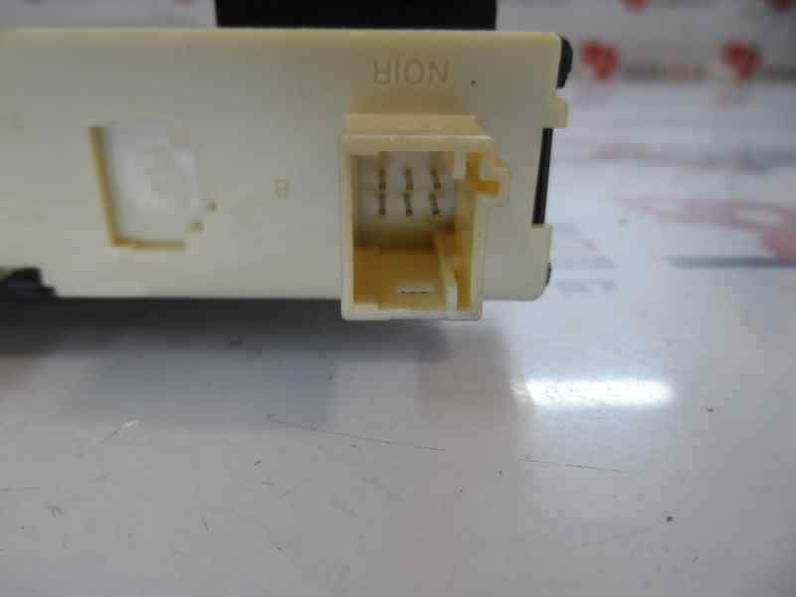 MOTOR ELEVALUNAS DELANTERO IZQUIERDO CITROEN C4 BERLINA 2007 1.4 16V (88 CV)