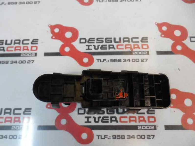 MANDO ELEVALUNAS DELANTERO DERECHO CITROEN C4 BERLINA 2007 1.4 16V (88 CV)