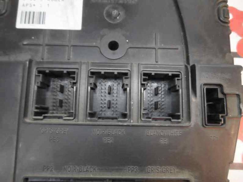 CAJA RELES FUSIBLES RENAULT MEGANE II BERLINA 3P 2006 1.5 DCI D (106 CV)