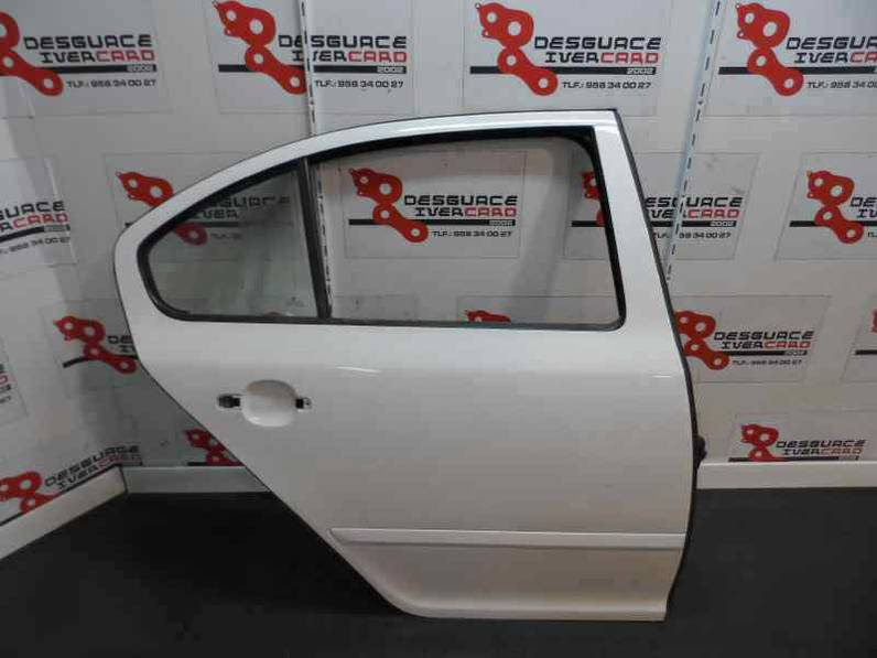 PUERTA TRASERA DERECHA SKODA OCTAVIA BERLINA 2012 1.6 (102 CV)