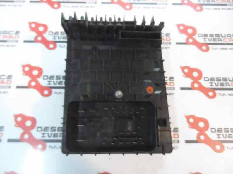 CAJA RELES FUSIBLES SKODA OCTAVIA BERLINA 2012 1.6 (102 CV)