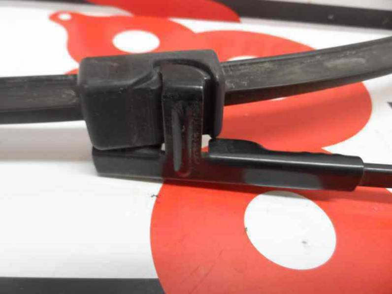 BRAZO LIMPIA DELANTERO IZQUIERDO SKODA OCTAVIA BERLINA 2012 1.6 (102 CV)