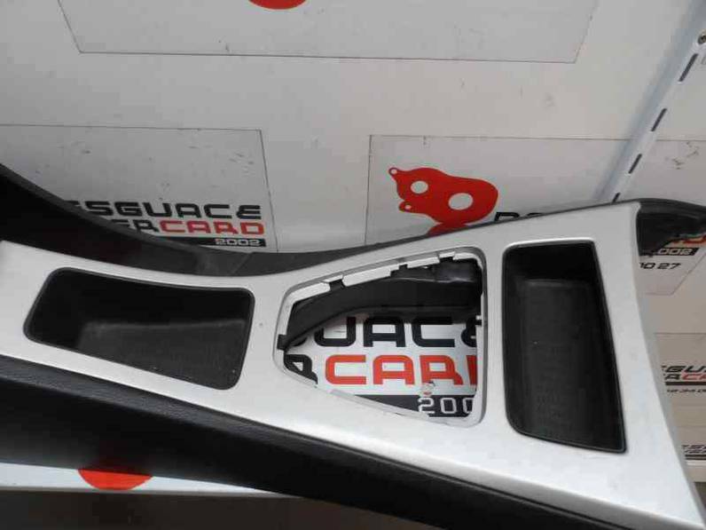 APOYABRAZOS CENTRAL BMW SERIE 3 BERLINA 2010 2.0 TURBODIESEL (143 CV)