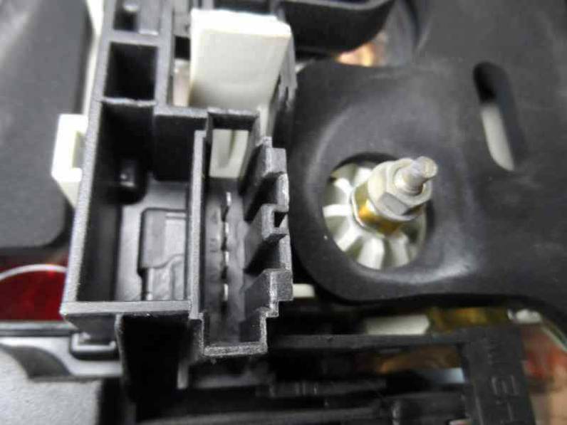 PILOTO TRASERO IZQUIERDO VOLKSWAGEN TOUAREG 2005 2.5 TDI DPF (174 CV)