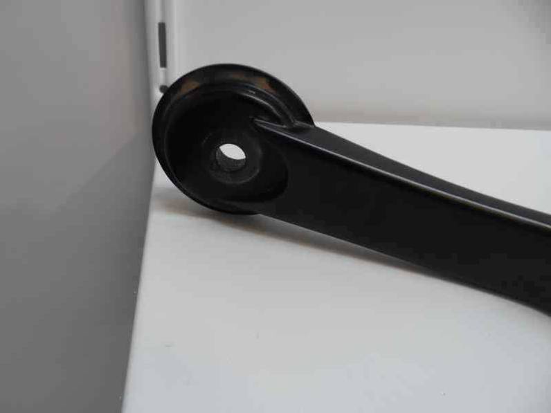 BRAZO LIMPIA DELANTERO IZQUIERDO FORD FOCUS LIM 2011 1.6 TDCI (116 CV)