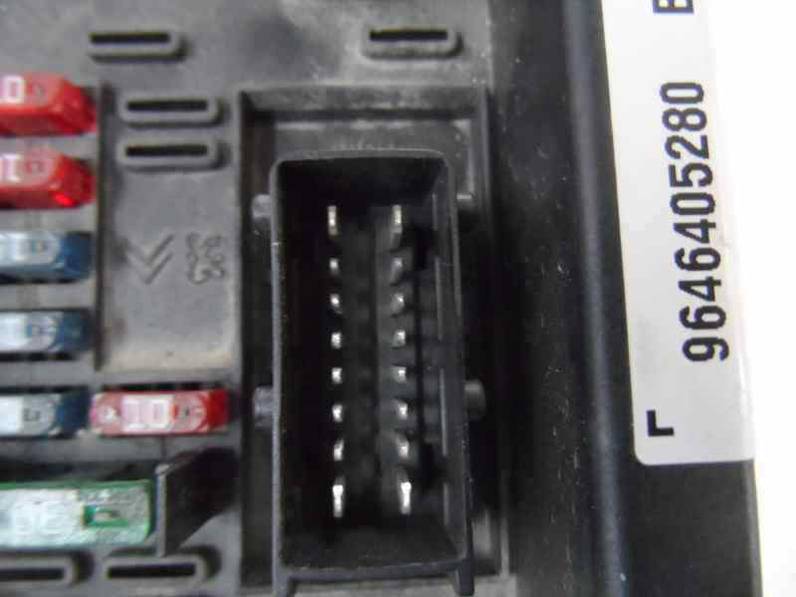 CAJA RELES FUSIBLES CITROEN XSARA BERLINA 1997