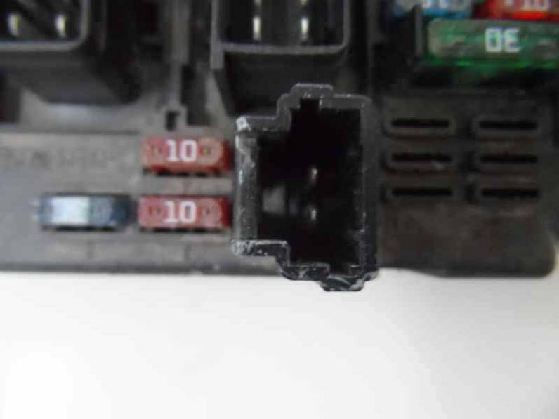 CAJA RELES FUSIBLES CITROEN XSARA BERLINA 1997