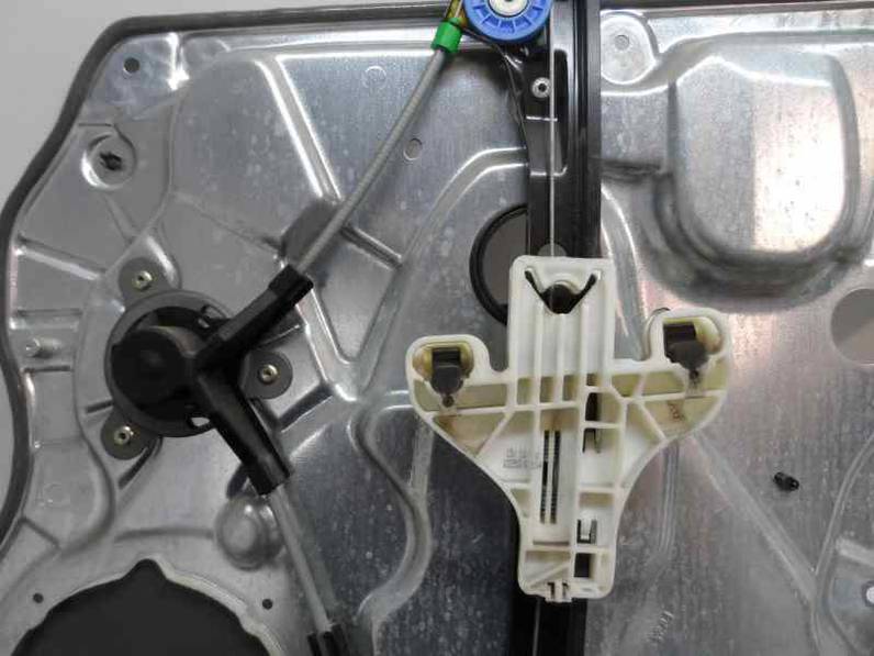 ELEVALUNAS TRASERO IZQUIERDO VOLKSWAGEN POLO 2006 1.4 TDI (69 CV)