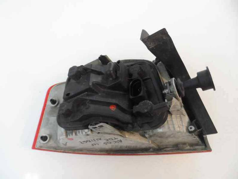 PILOTO TRASERO DERECHO AUDI A4 BERLINA 2005 1.9 TDI (116 CV)