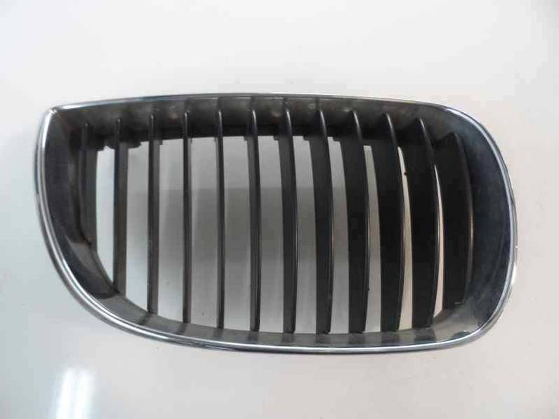CALANDRA DELANTERA DE RADIADOR BMW SERIE 1 BERLINA 2006 2.0 TURBODIESEL (143 CV)