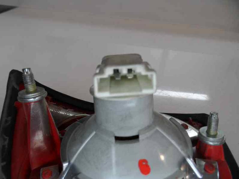 PILOTO TRASERO IZQUIERDO VOLKSWAGEN GOLF V BERLINA 2004 1.9 TDI (105 CV)