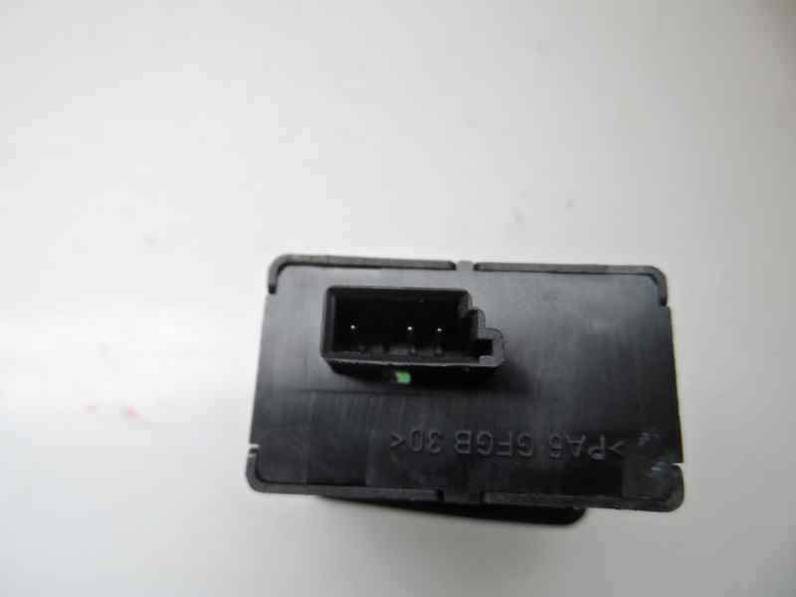 MANDO ELEVALUNAS TRASERO IZQUIERDO BMW SERIE 3 BERLINA 1998 2.8 24V (193 CV)