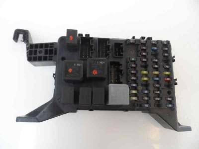 CAJA RELES FUSIBLES FORD MONDEO BERLINA 2001 2.0 TDCI TD (116 CV)