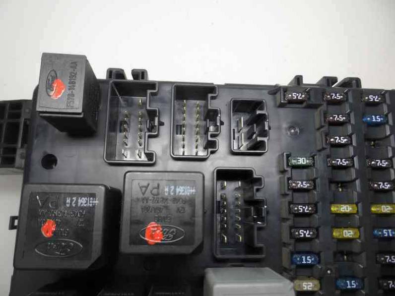 CAJA RELES FUSIBLES FORD MONDEO BERLINA 2001 2.0 TDCI TD (116 CV)