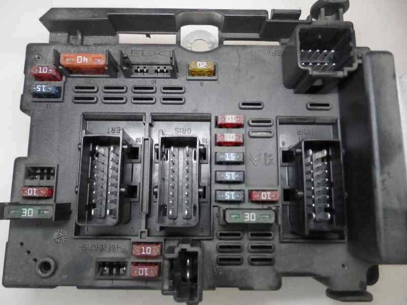 CAJA RELES FUSIBLES PEUGEOT 307 2004 2.0 HDI (90 CV)
