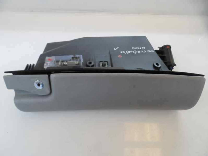 GUANTERA MERCEDES CLASE CLK COUPE 2001 2.3 COMPRESOR (197 CV)