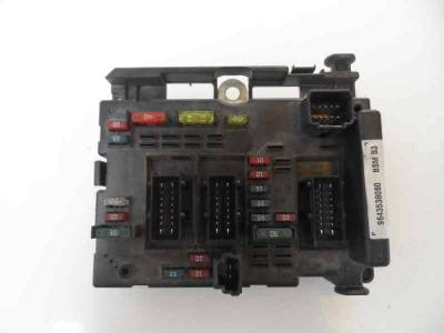 CAJA RELES FUSIBLES CITROEN XSARA BERLINA 2001 1.6 16V (109 CV)