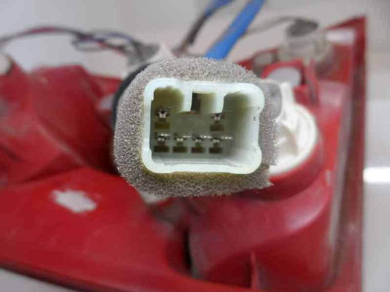 PILOTO TRASERO DERECHO CHEVROLET KALOS 2006 1.4 (94 CV)