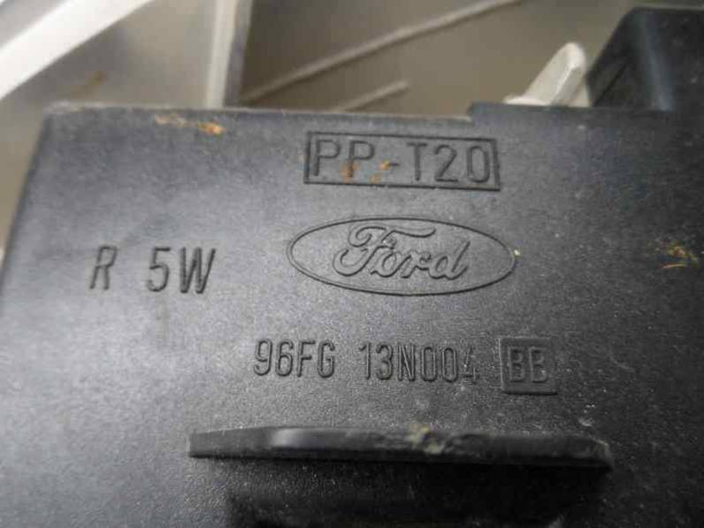 PILOTO TRASERO IZQUIERDO FORD FIESTA BERLINA 1999 1.3 (60 CV)