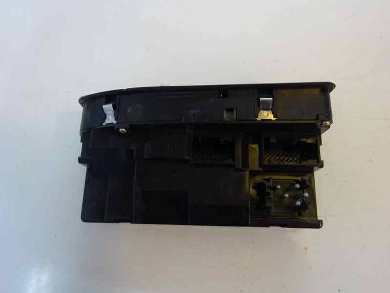 MANDO ELEVALUNAS DELANTERO IZQUIERDO BMW SERIE 5 BERLINA 1996 2.5 TURBODIESEL (143 CV)