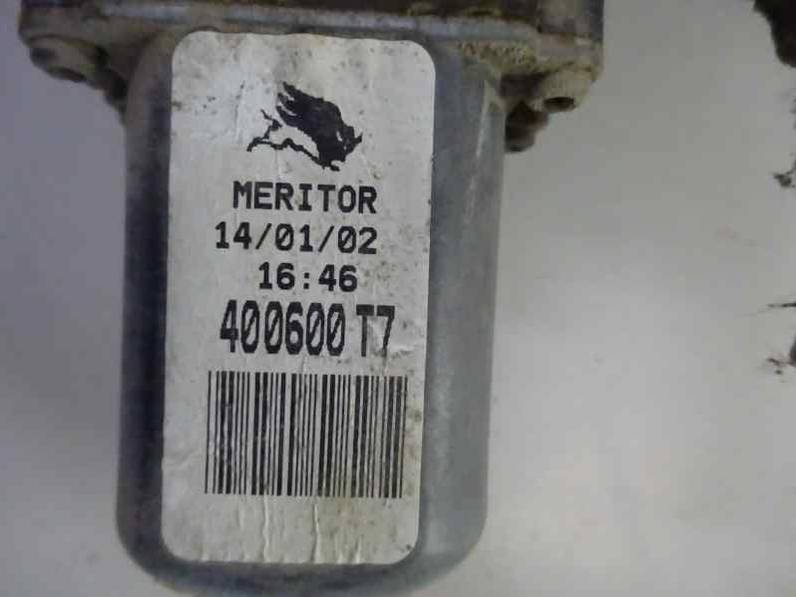 ELEVALUNAS TRASERO DERECHO NISSAN ALMERA TINO 2000