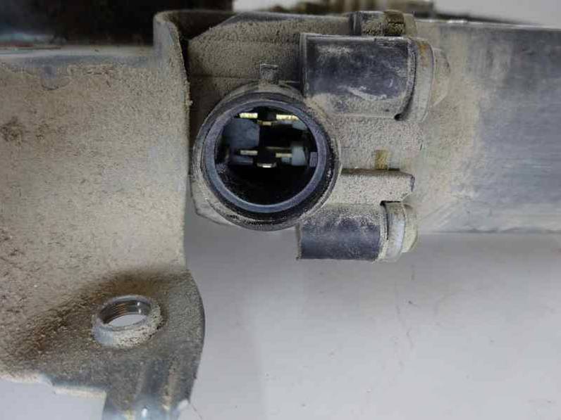 ELEVALUNAS TRASERO DERECHO NISSAN ALMERA TINO 2000