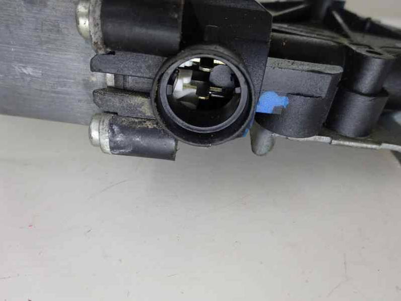 ELEVALUNAS TRASERO IZQUIERDO NISSAN ALMERA 2000