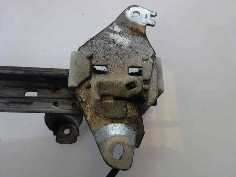 ELEVALUNAS DELANTERO DERECHO NISSAN ALMERA 2000