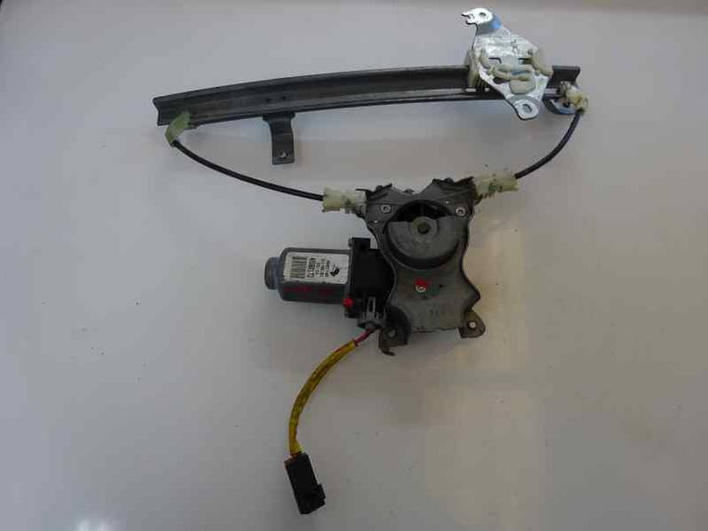 ELEVALUNAS TRASERO IZQUIERDO NISSAN ALMERA TINO 2000