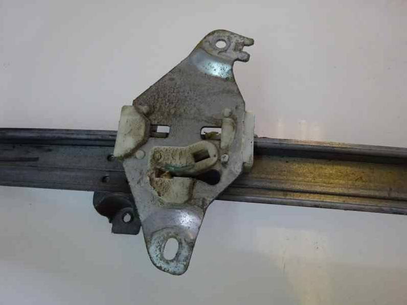 ELEVALUNAS DELANTERO DERECHO NISSAN ALMERA 2000